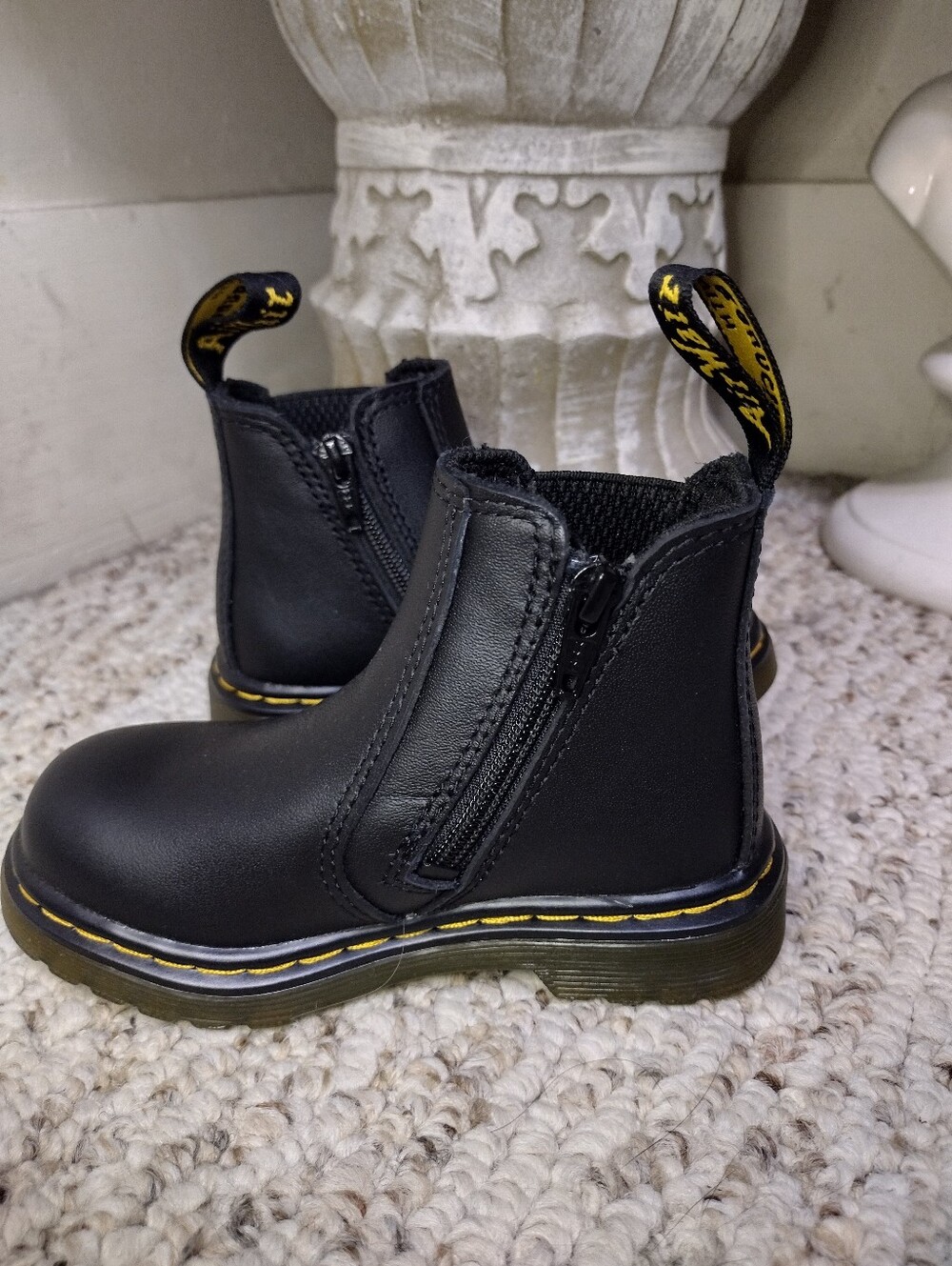 Dr. Martens Toddler Black Leather Chelsea Boots Style#2976-New Without Tags - Picture 2 of 8